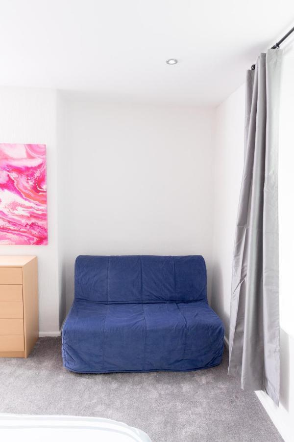 Entire House - 2 Bedroom - 3 Bed - Free Wifi - Tv Clayton-le-Moors 외부 사진